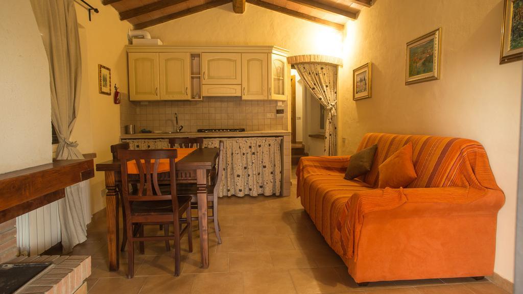 Agriturismo Podere Valdo Гаворрано Экстерьер фото