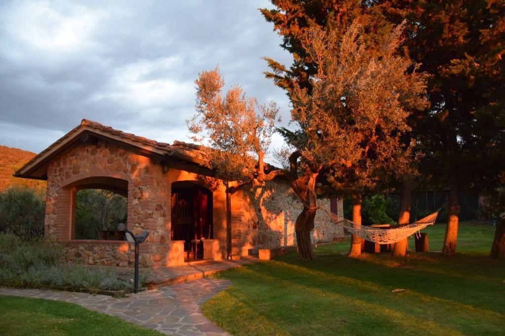 Agriturismo Podere Valdo Гаворрано Экстерьер фото